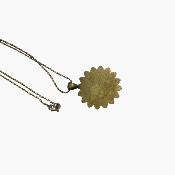 Bronze Tone Sand Dollar Pendant Necklace Vintage Intricate Design Coastal - Picture 7 of 7